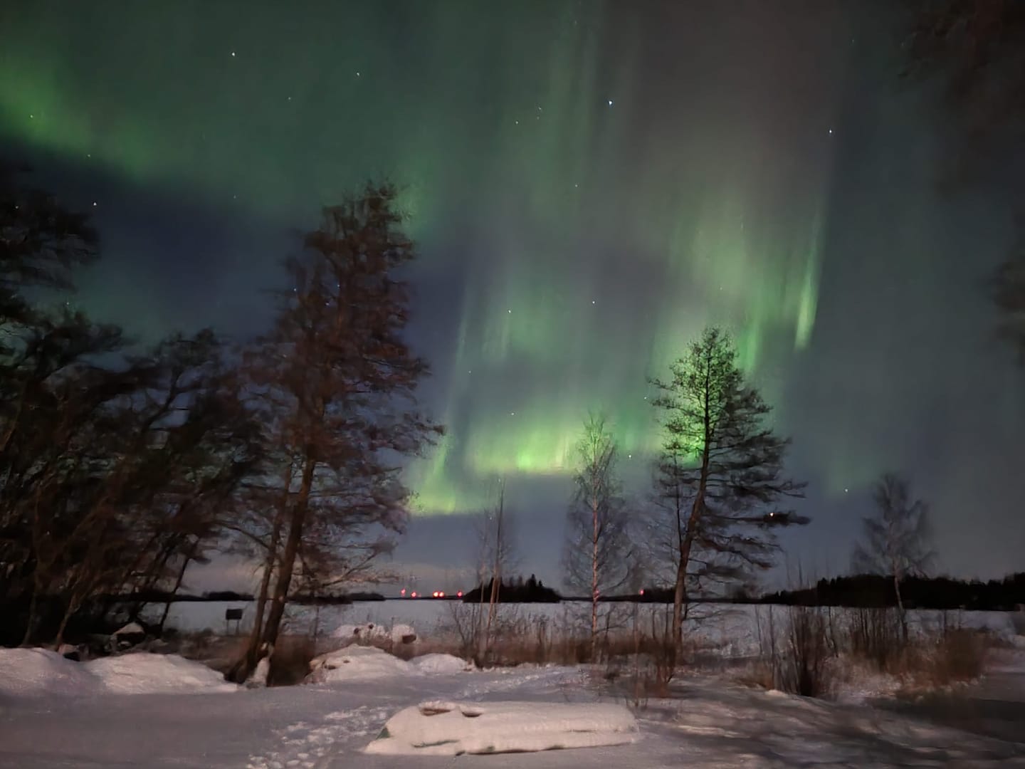 Anttooran Lomakylän revontulet